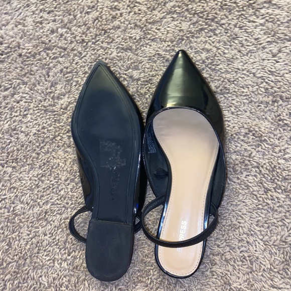 Flats - Picture 2 of 4